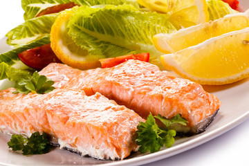 Grilled salmon and vegetables