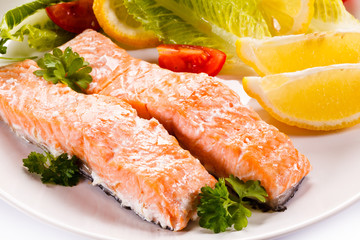 Grilled salmon and vegetables
