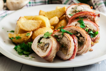 Chicken breast stuffed with champignon