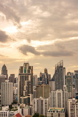 Obraz premium 夕焼け サンセット ビルディング 大都会 ビジネス 仕事 シティ イメージ