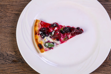 Fruit vegetarin pizza