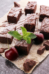 homemade chocolate brownies on grey vintage background, chocolat