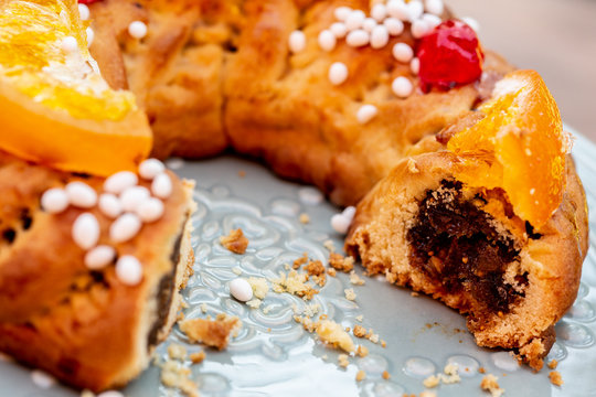 Buccellato, a Sicilian circular cake filled with blended figs, nuts and spices