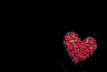 Heart from red currants 