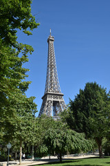 Tour Eiffel en été à Paris