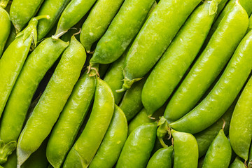 texture of green peas pods