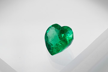 emerlad and gemstones esmeraldas