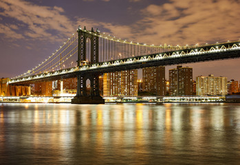 Fototapeta na wymiar New York City Manhattan Bridge by night