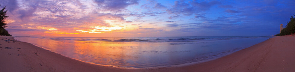 Fototapeta na wymiar Panorama view of the sea in sunrise time