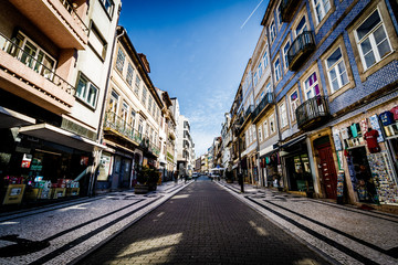 Fototapeta na wymiar Porto colorful streets I