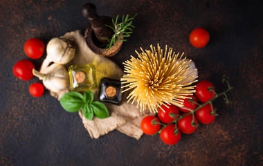 Pasta, tomatoes, olive oil and vinegar