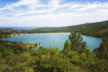 Fototapeta na wymiar View of the reservoir in the Crimea, Alushta