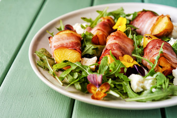 grilled peach in bacon 