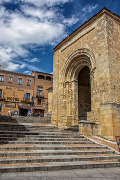 Entrada iglesia de san martin, Segovia