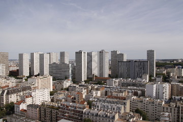 Fototapeta na wymiar Barres d'immeubles du quartier de la Gare à Paris, vue aérienne 