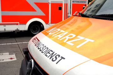 Symbolbild Rettungsdienst - Rettungswagen - Notarzt