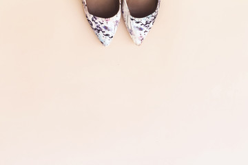 floral pump hight heeled on pink background
