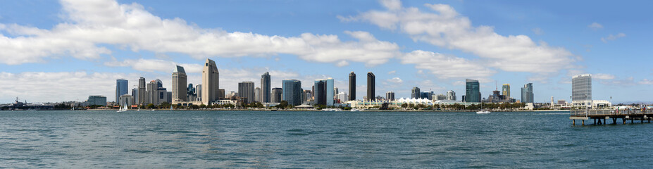 Obraz na płótnie Canvas Panoramic view of San Diego skyline