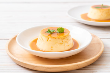 homemade caramel custard pudding