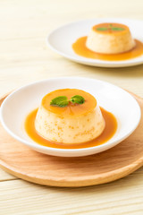 Fototapeta premium homemade caramel custard pudding