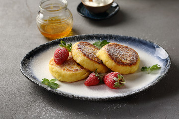 Cottage cheese pancakes with strawberries