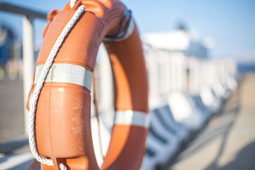 Rettungsring am Hafen