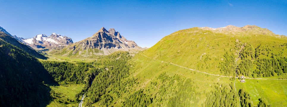 Bormio - Val Viola Bormina e Val Cantone di Dosd&egrave; (IT) - Vista aerea 