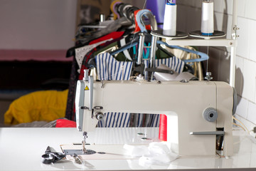 sewing machine

