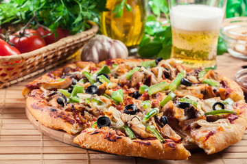 Spicy pizza with chicken gyros