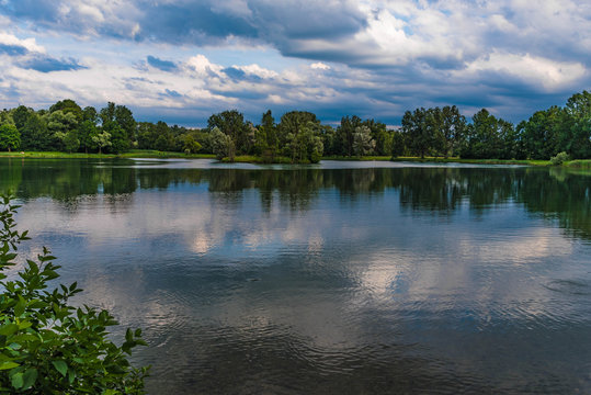 Erlensee bei Rosenheim in der Abendd&auml;mmerung