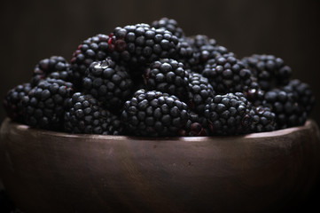 Blackberries in wood bowl