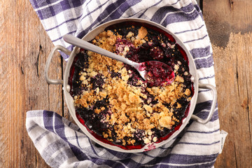 delicious blueberry crumble