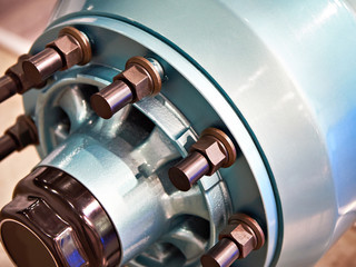 Wheel hub and brake drum