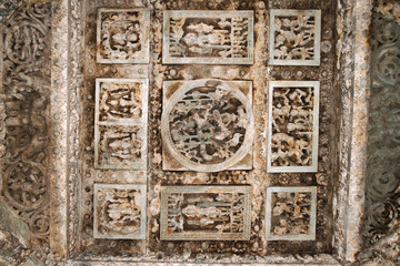 Ceiling of the passage connecting Shantelashwara and Hoysaleshvara shrine, Hoysaleshvara Temple, Halebid, Karnataka