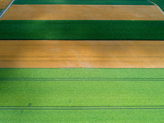 Luftaufnahme von verschiedenen landwirtschaftlichen Feldern