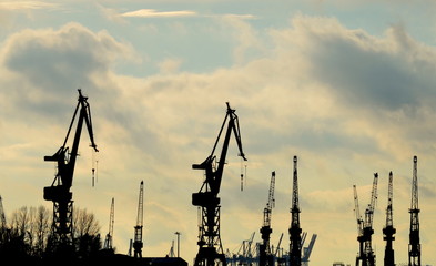 Kr&auml;ne im Hafen Hamburg