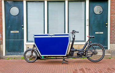 Fahrradkurier in Amsterdam
