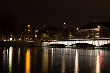 Obraz premium Zürich bei Nacht