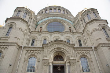 Fototapeta na wymiar Facade of the Naval Cathedral in Kronshtadt