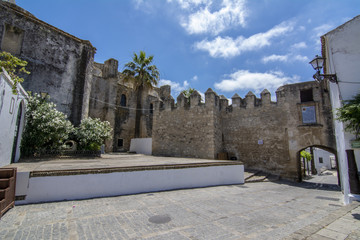 Parte de las almenas de la muralla del castillo de Vejer de la Frontera en Andalucía