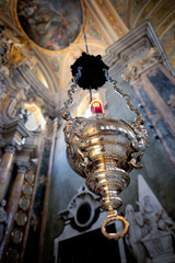Fototapeta premium ewiges Licht in einer Kirche