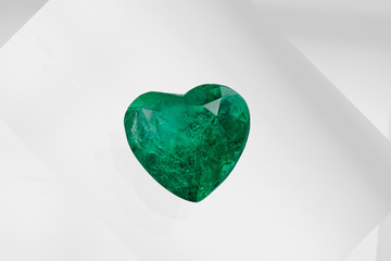 emerlad and gemstones esmeraldas