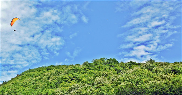 Paragliding 