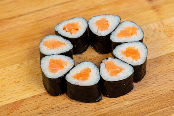 Salmon maki roll