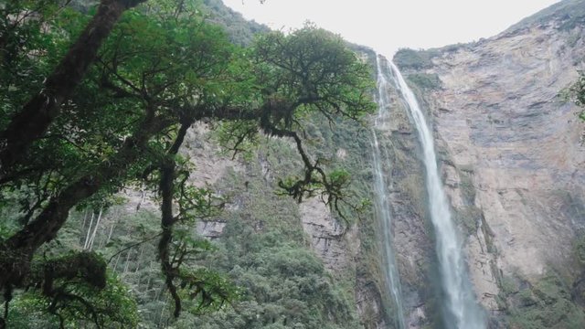 Catarata Gocta en Per&uacute;