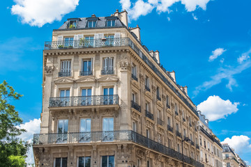 Fototapeta na wymiar Paris, beautiful building, typical parisian facade near Republique neighborhood 