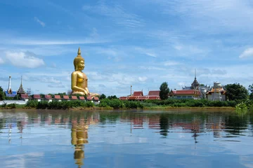 Crédence de cuisine en verre imprimé Bouddha Grande statue de Bouddha d& 39 or en Thaïlande