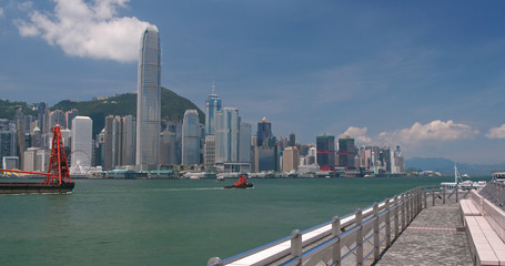 Obraz premium Hong Kong urban city skyline in sunny day
