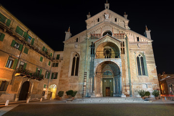 Fototapeta na wymiar Verona Cathedral (Duomo di Verona, Santa Maria Matricolare) - Veneto Italy Europe