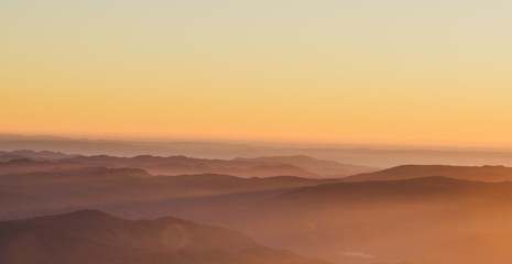 Fototapeta na wymiar sunrise in the mountain